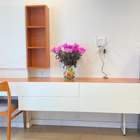 Era Cozy Apartment Hanoi Buitenkant foto