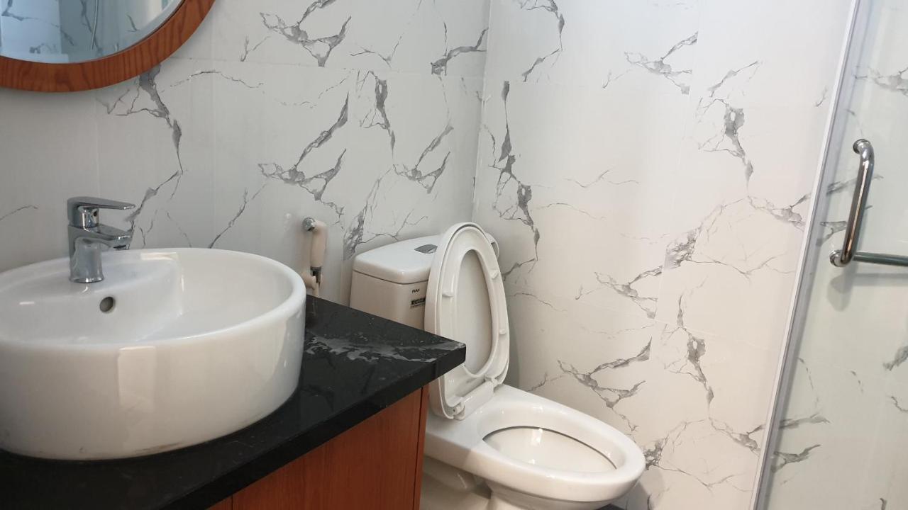 Era Cozy Apartment Hanoi Buitenkant foto