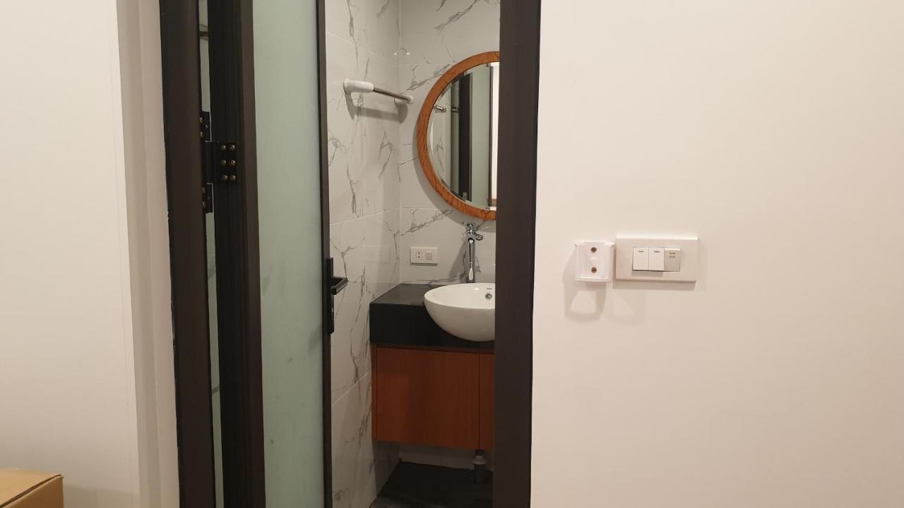 Era Cozy Apartment Hanoi Buitenkant foto
