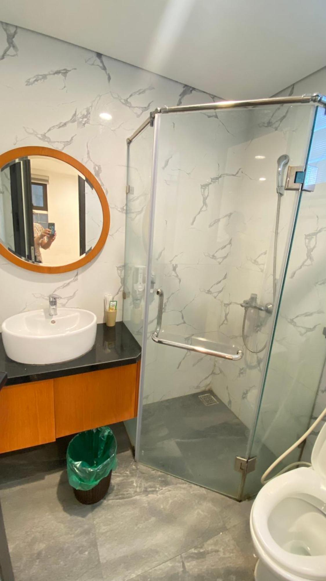 Era Cozy Apartment Hanoi Buitenkant foto